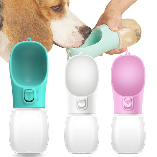 Garrafa de Água Portátil para Pets - Fundo Branco